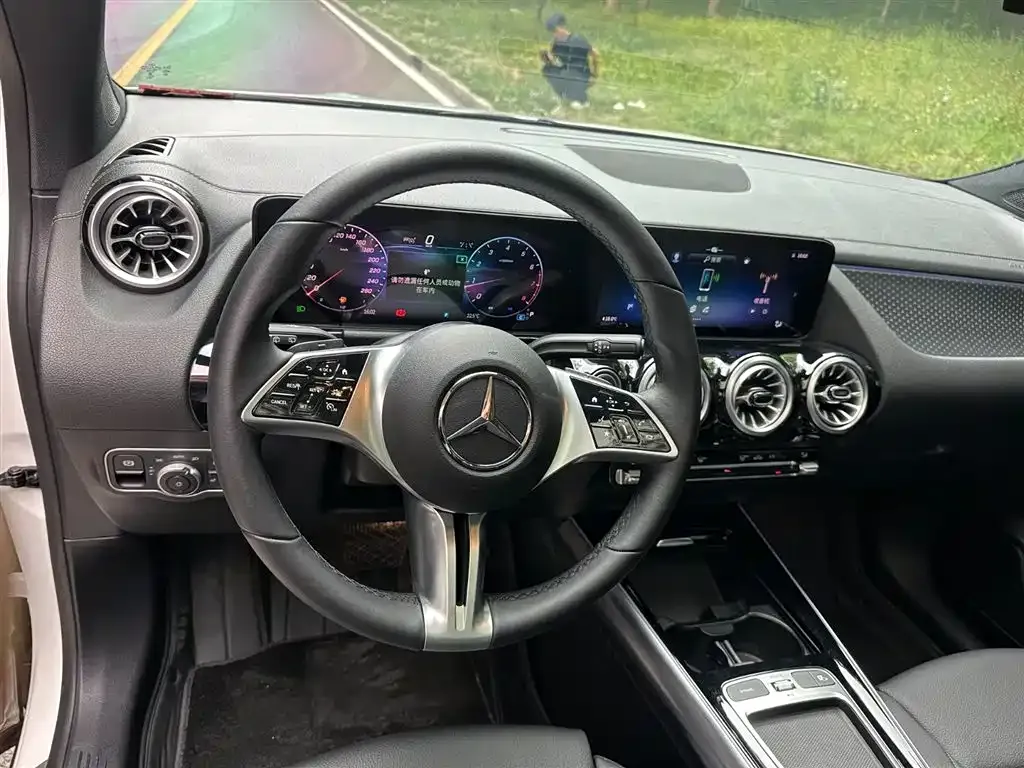 Mercedes-Benz GLA — фото 5