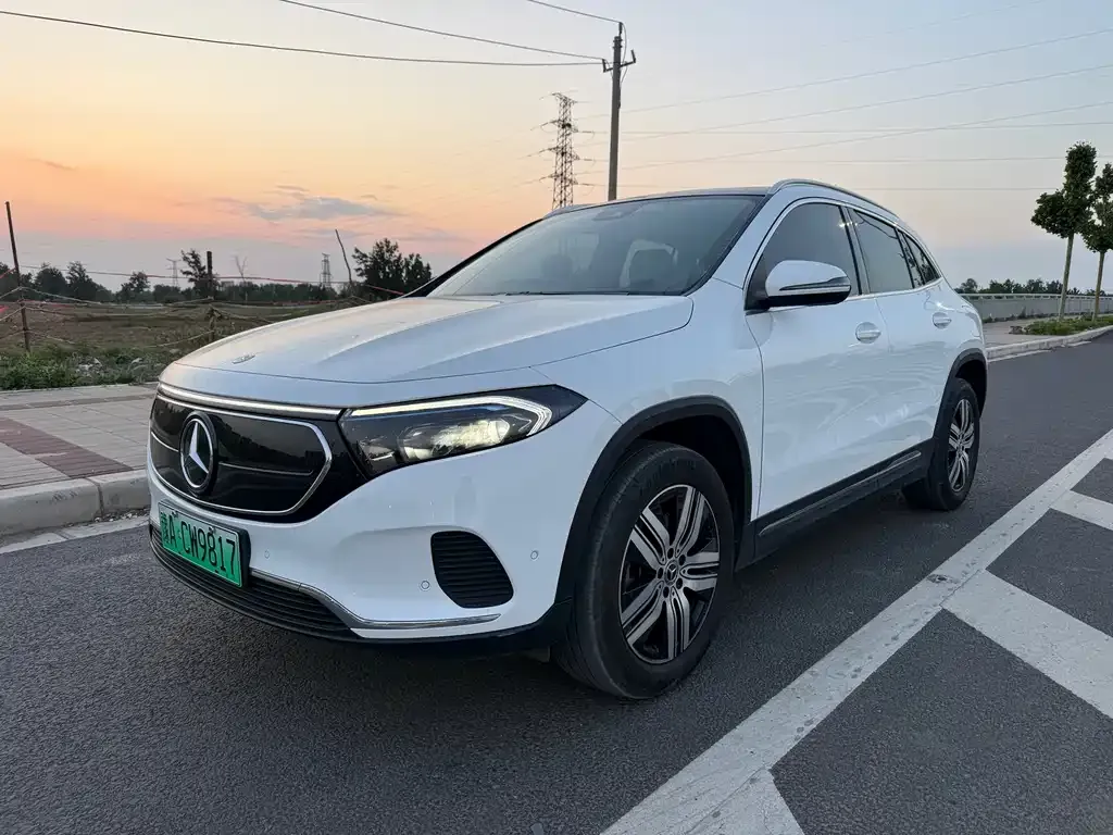 Mercedes-Benz EQA — фото 1