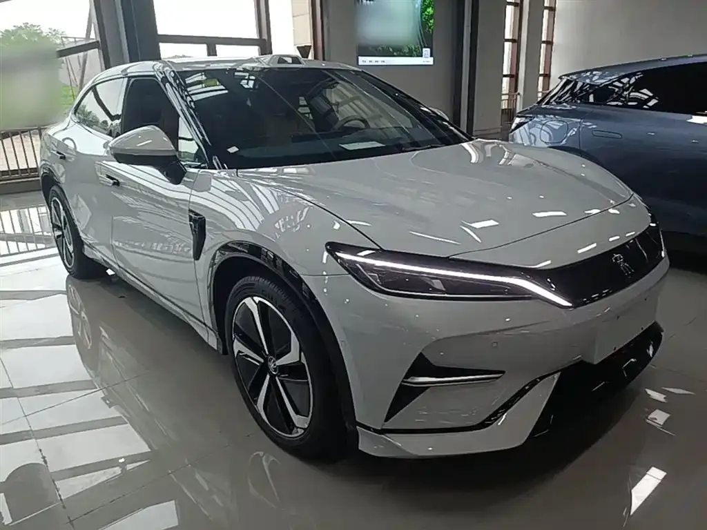 BYD L EV — фото 4