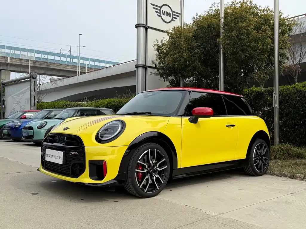MINI JCW (John Cooper Works) — фото 1