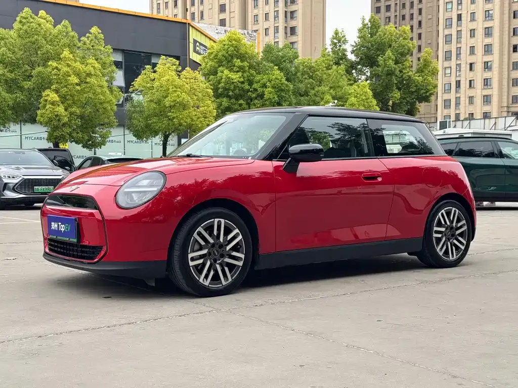 MINI Cooper EV — фото 1