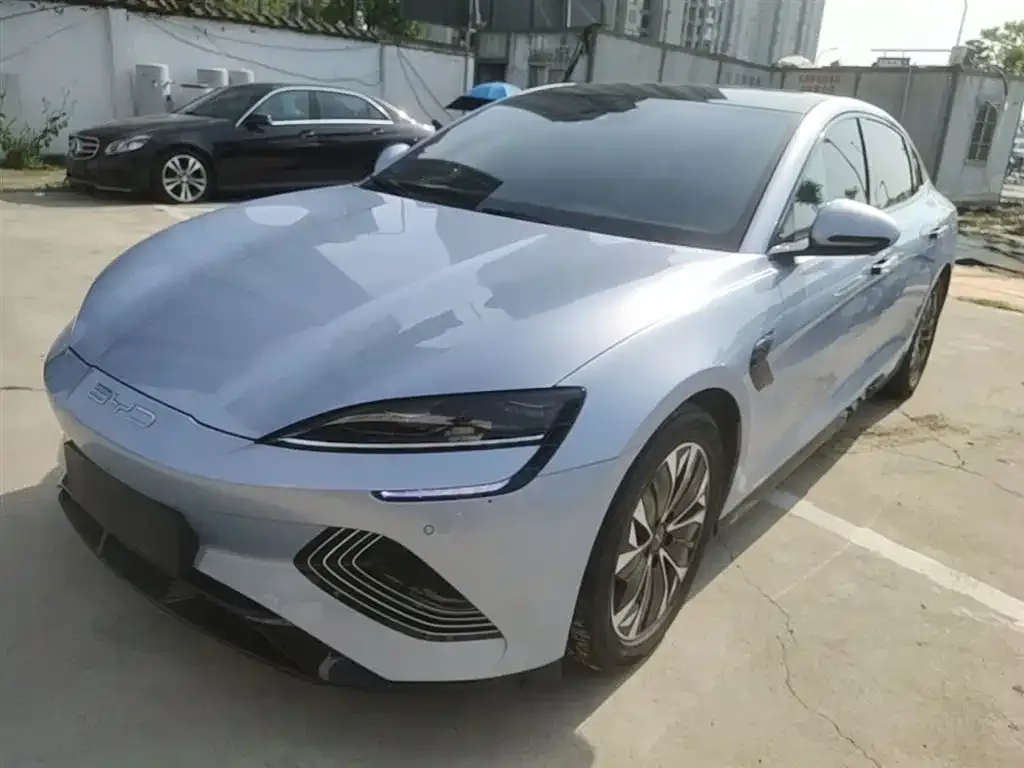 BYD Seal — фото 1