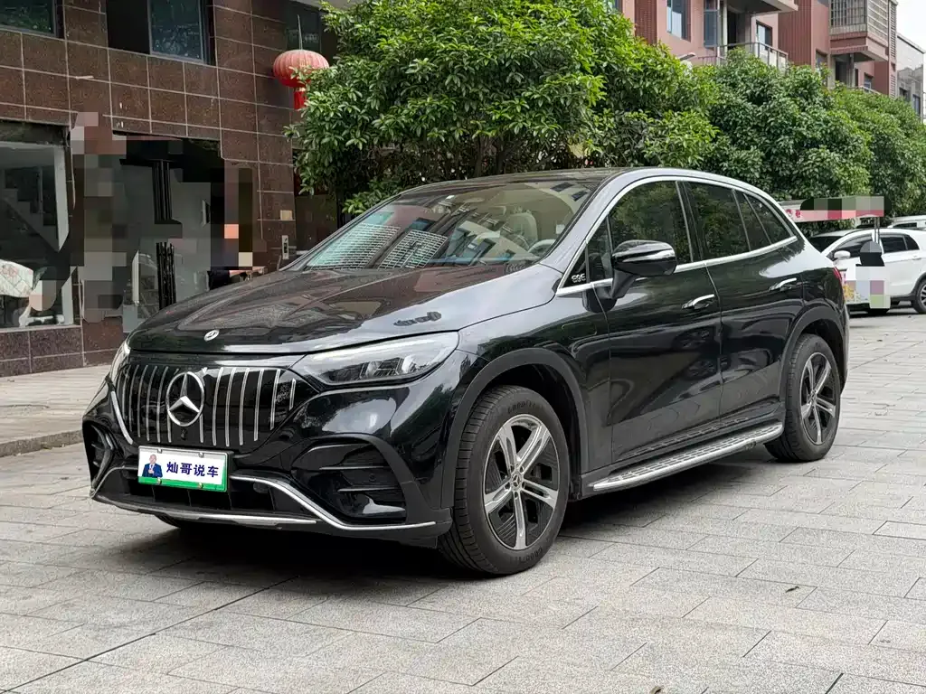Mercedes-Benz EQE SUV — фото 1