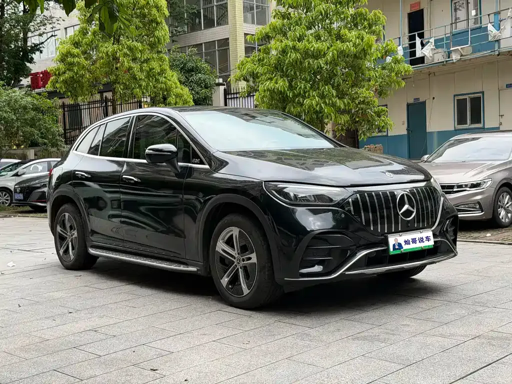 Mercedes-Benz EQE SUV — фото 10