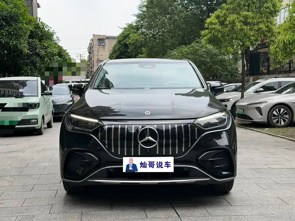 Mercedes-Benz EQE SUV — фото 4