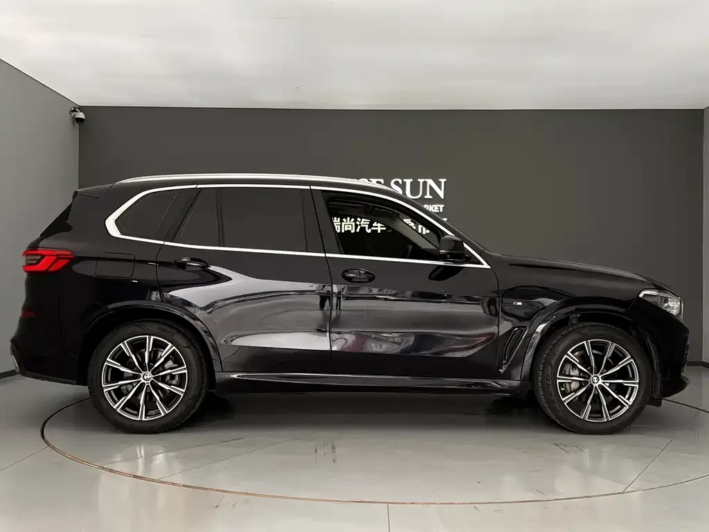 BMW X5 (Import) — фото 2