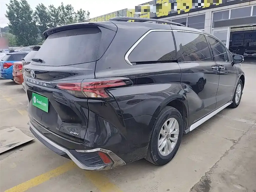 Toyota Granvia — фото 7