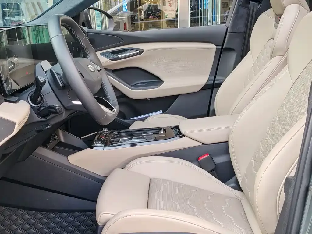 Audi Q6L e-tron — фото 10