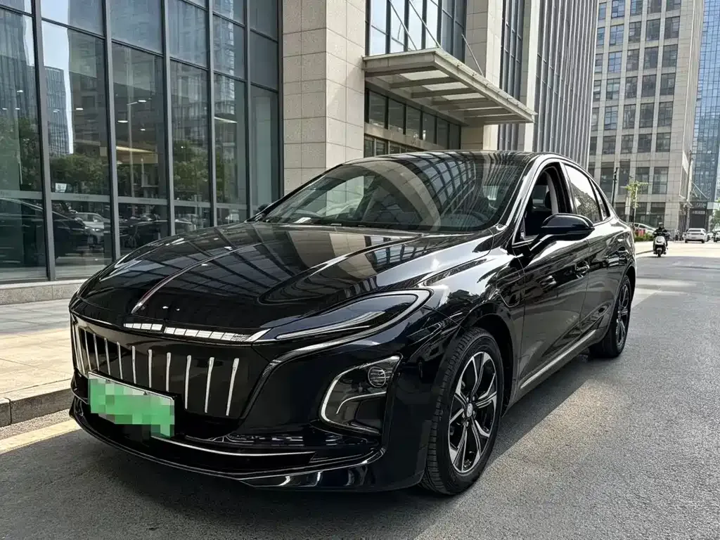 Hongqi E-QM5 — фото 1