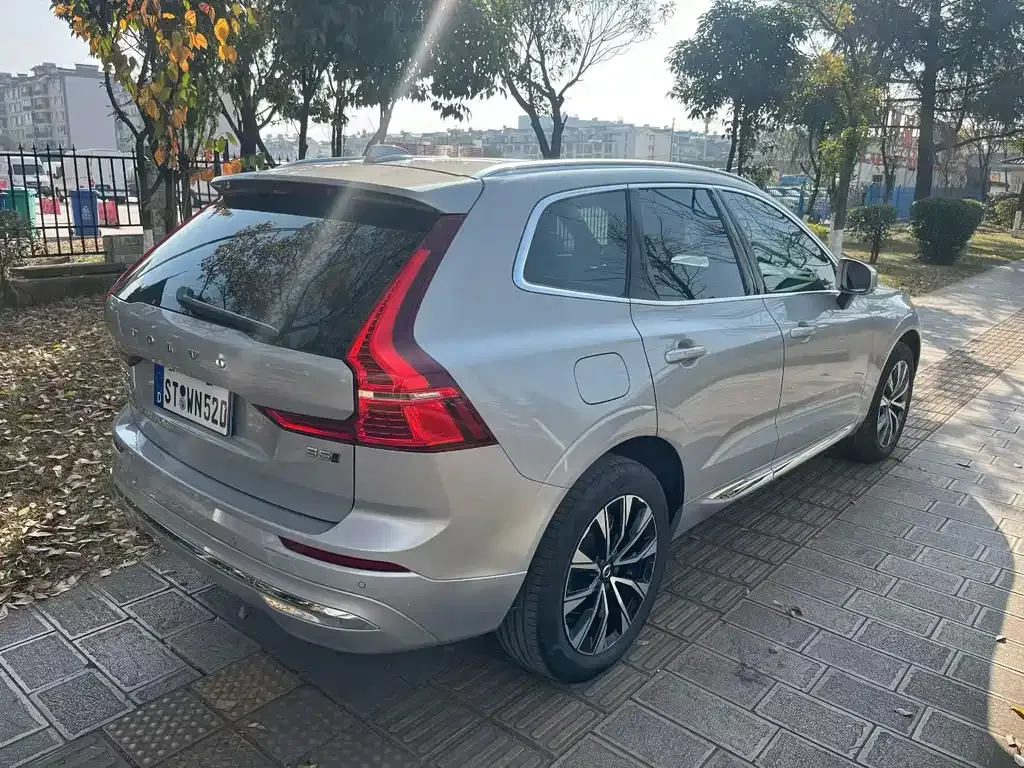 Volvo XC60 — фото 3