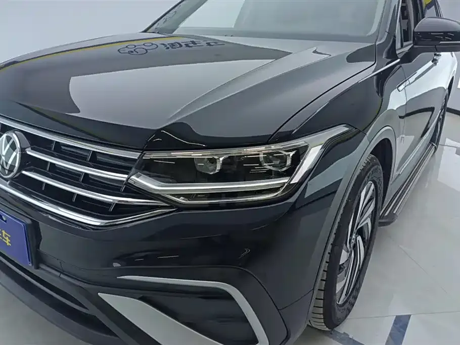 Volkswagen Tiguan L — фото 6