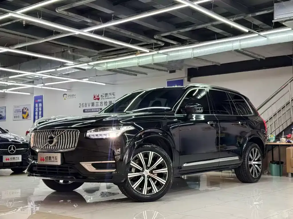 Volvo XC90 — фото 1