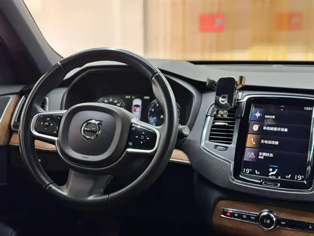 Volvo XC90 — фото 4
