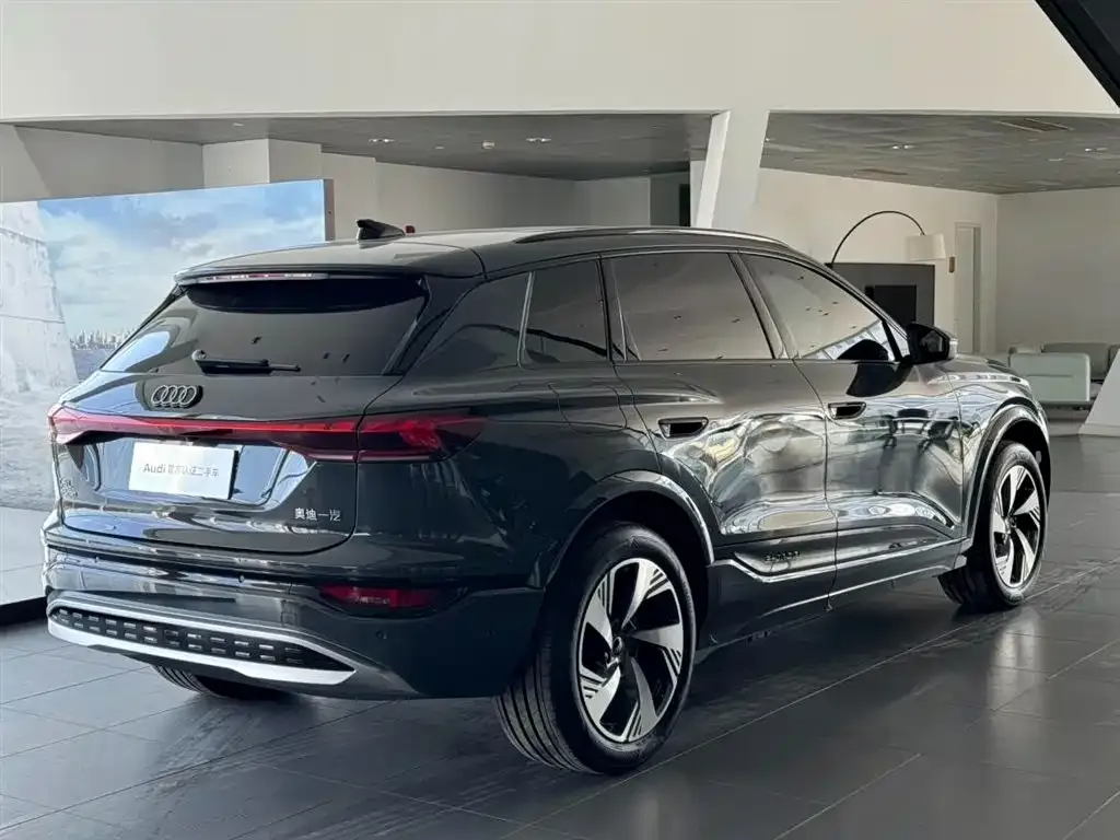 Audi Q6L e-tron — фото 5