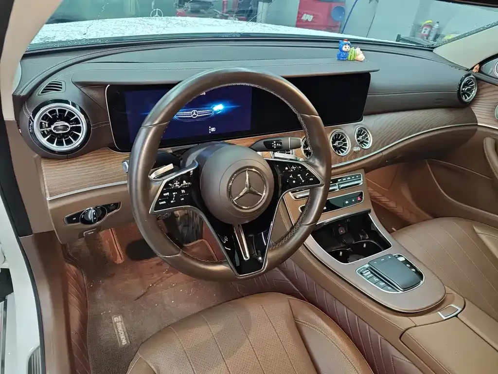 Mercedes-Benz E-Class — фото 10