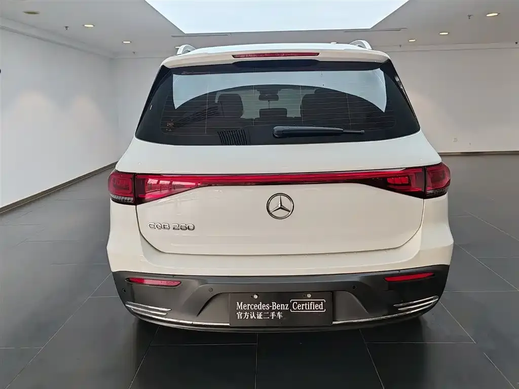 Mercedes-Benz EQB — фото 10