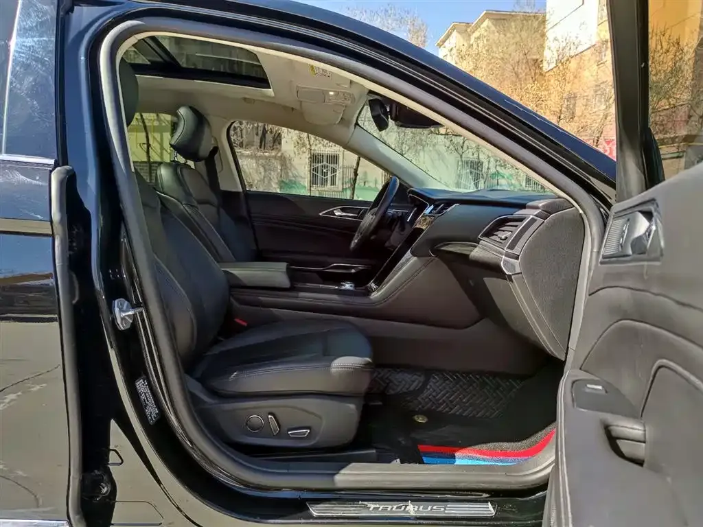 Ford Taurus — фото 10