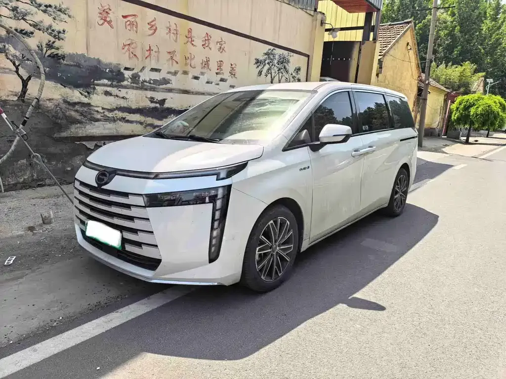 GAC Motor E8 Hybrid — фото 1