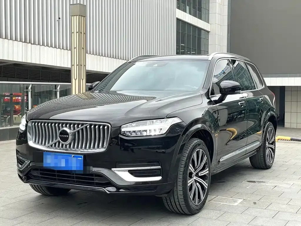 Volvo XC90 — фото 1