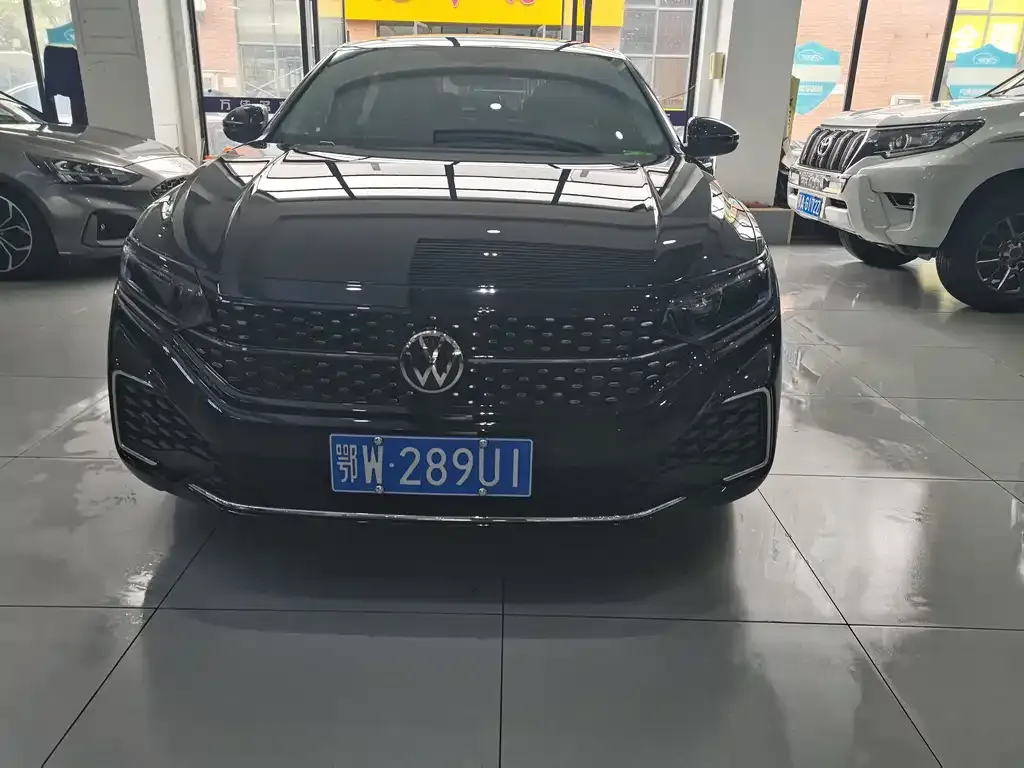 Volkswagen Passat — фото 7