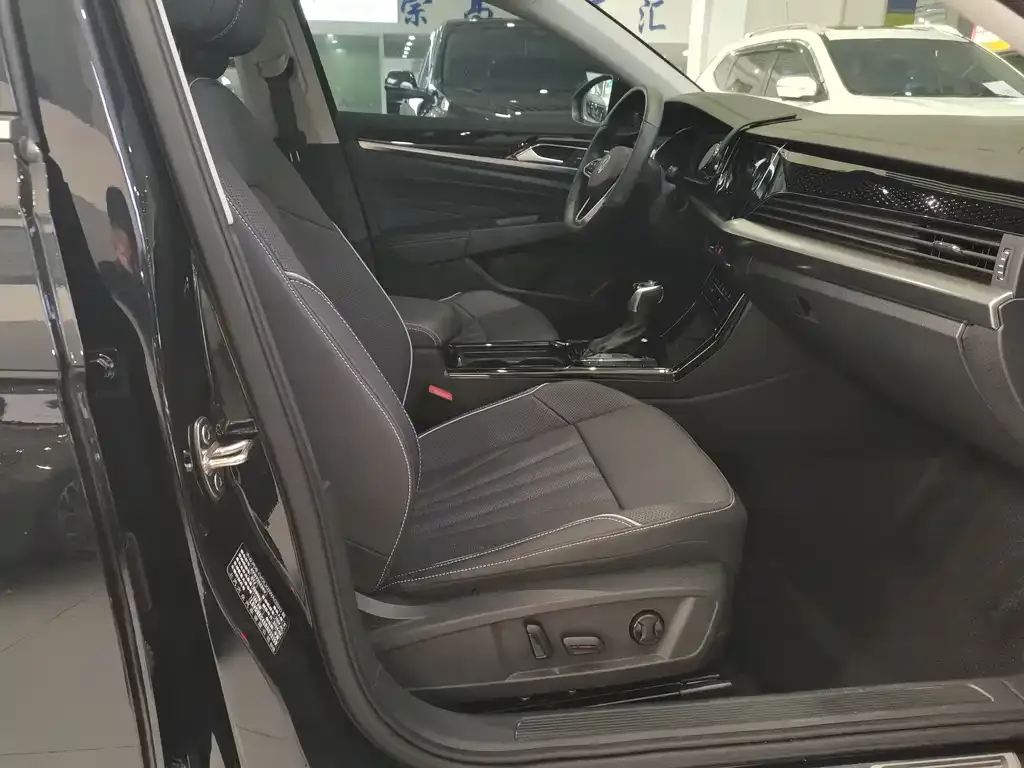 Volkswagen Passat — фото 9