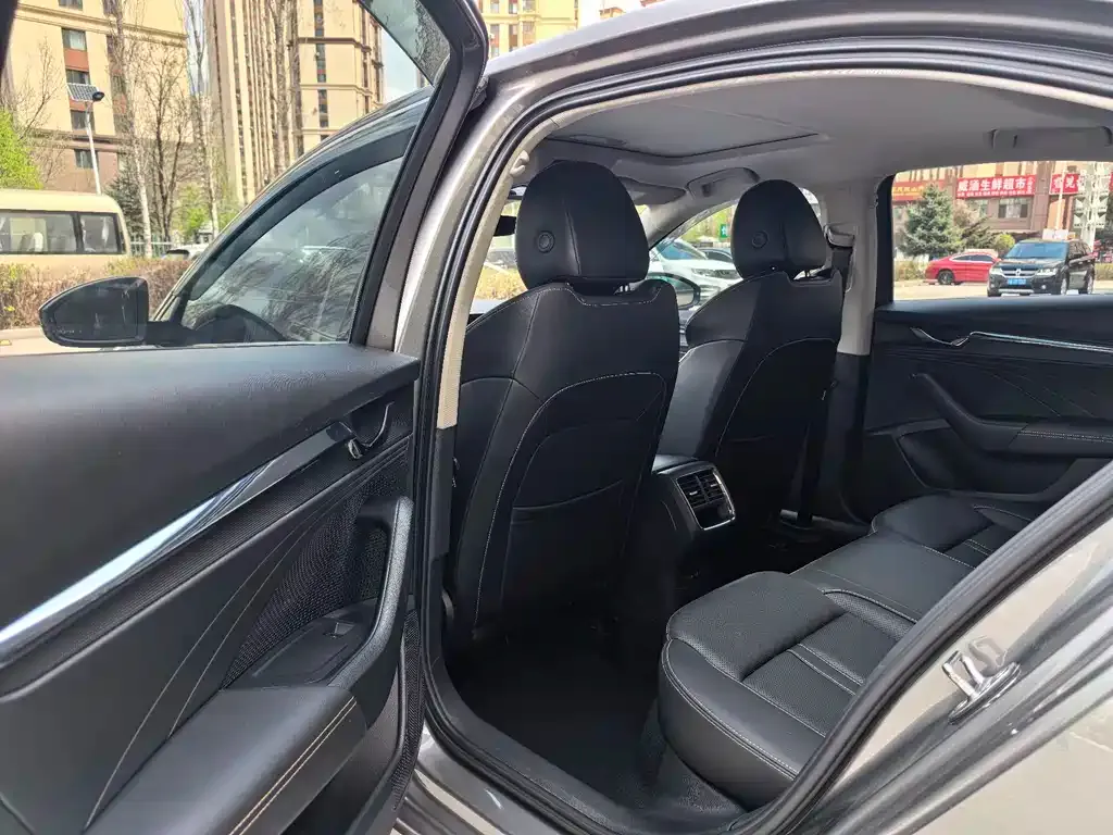 Skoda Octavia — фото 3