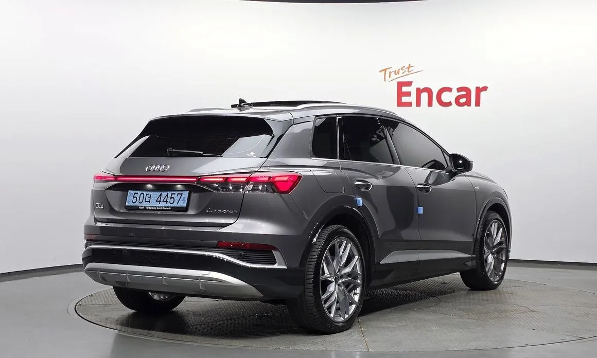 Audi Q4 e-tron — фото 4