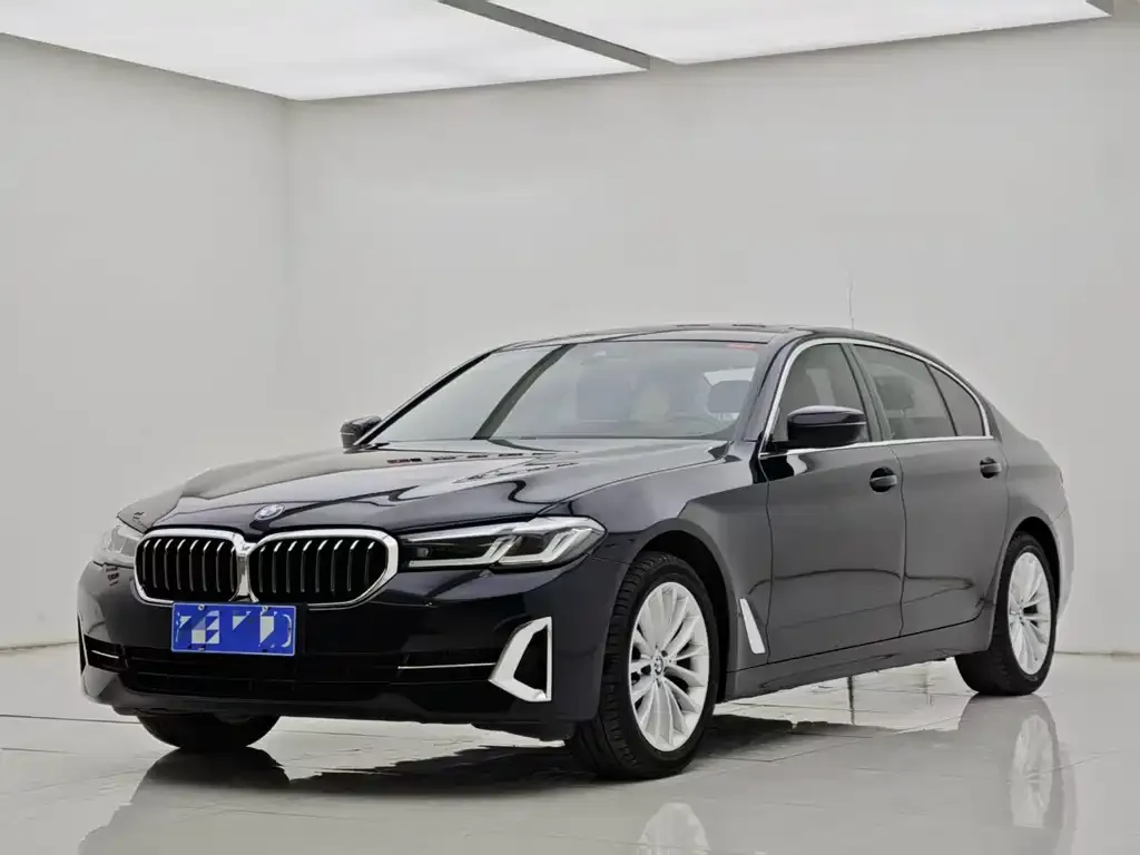 BMW 5 Series — фото 1