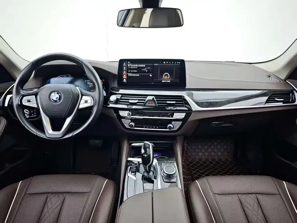 BMW 5 Series — фото 10