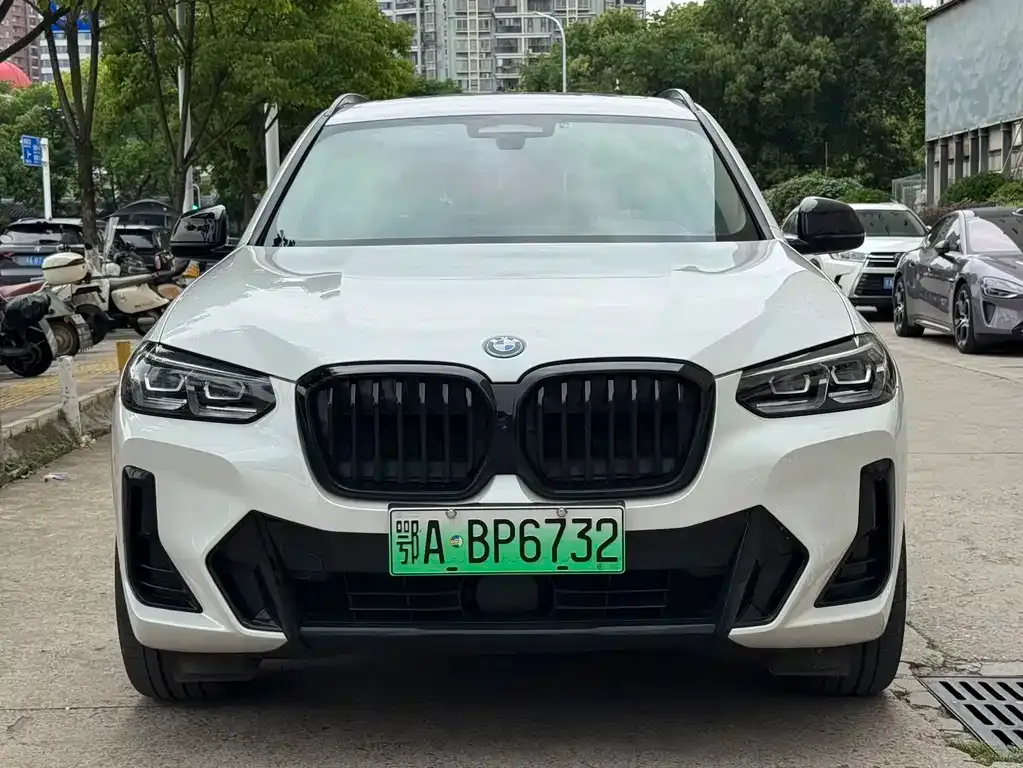 BMW iX3 — фото 4