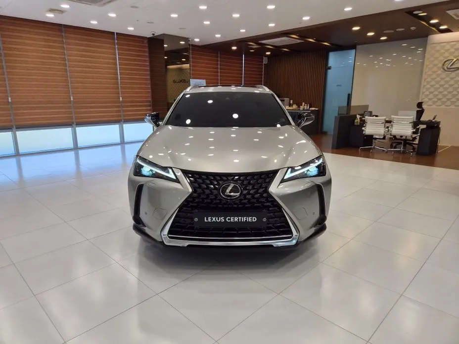 Lexus UX — фото 5