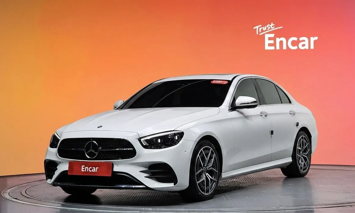 Mercedes-Benz E-Class — фото 1