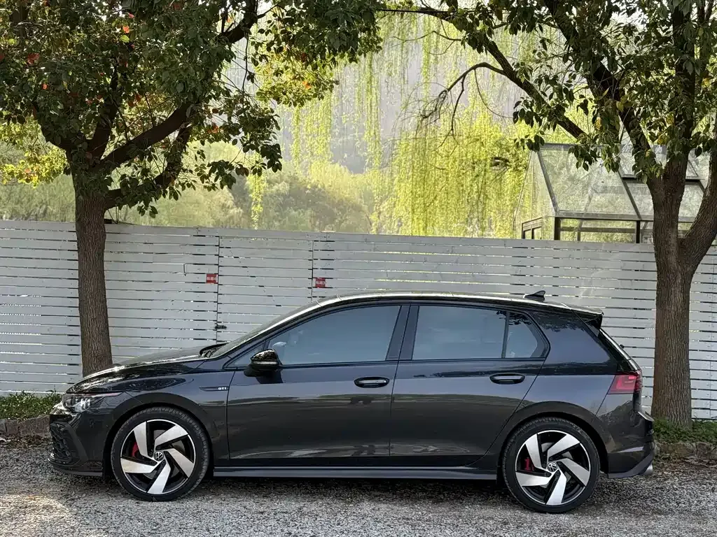 Volkswagen Golf GTI — фото 8