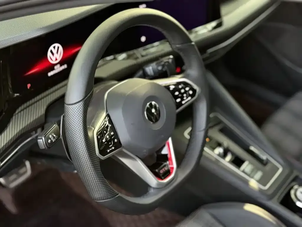 Volkswagen Golf GTI — фото 2