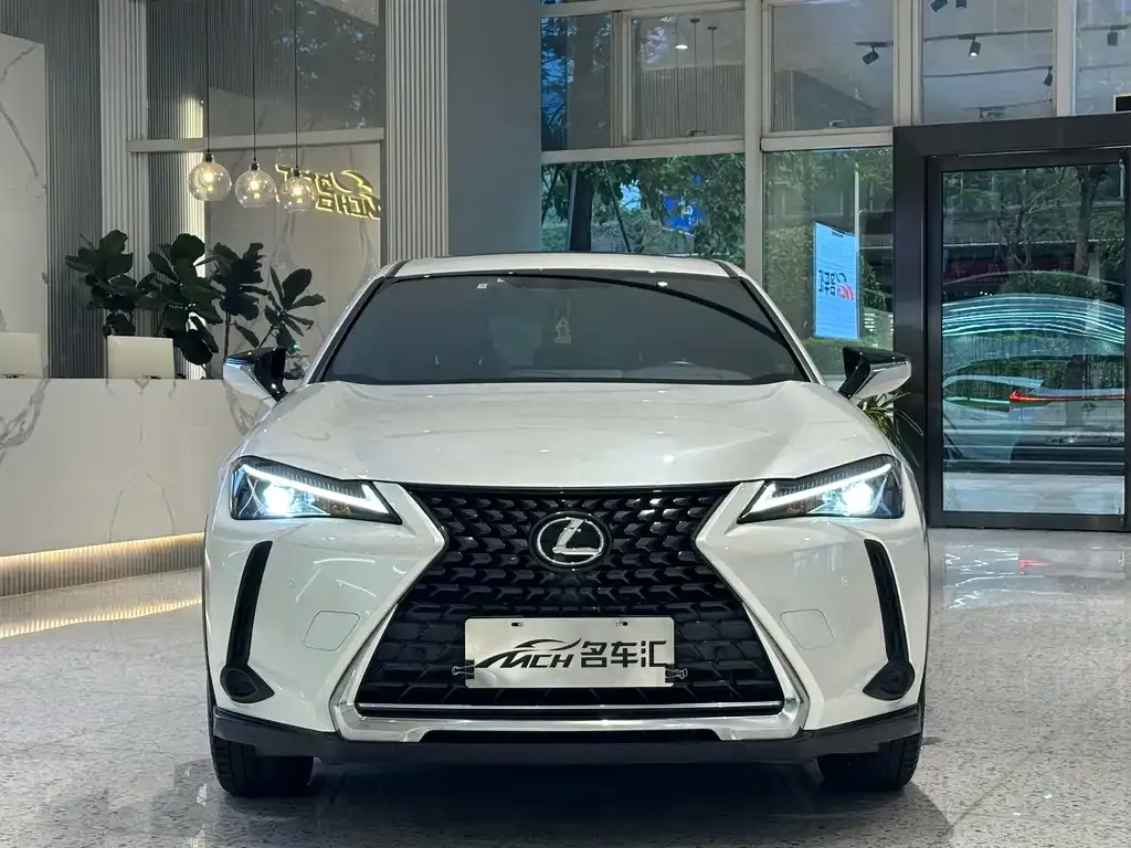 Lexus UX — фото 4