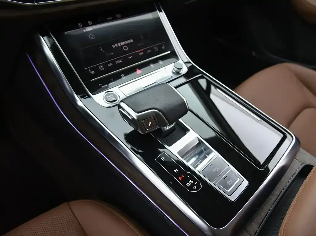 Audi Q7 — фото 10