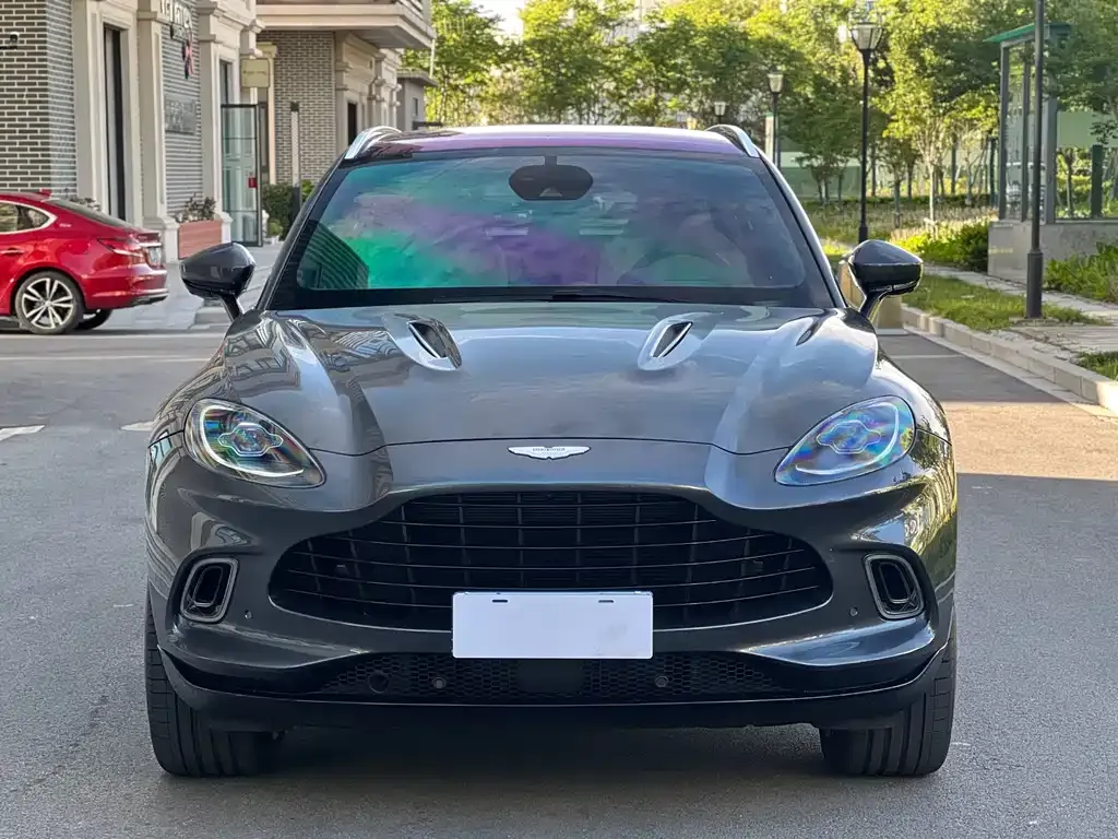 Aston Martin DBX — фото 6