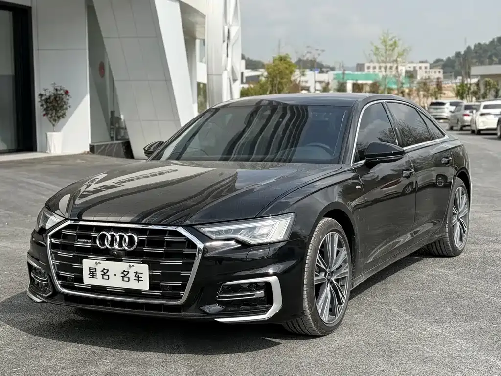 Audi A6L — фото 1