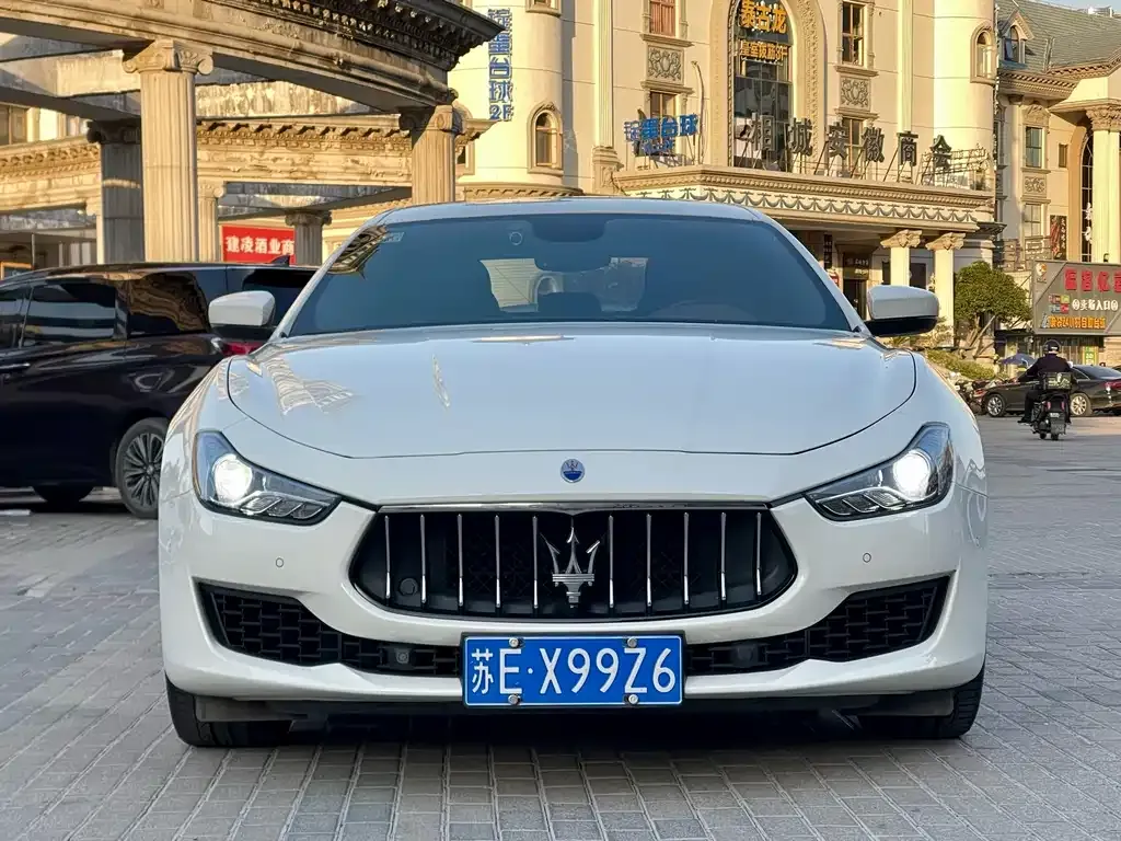 Maserati Ghibli — фото 1