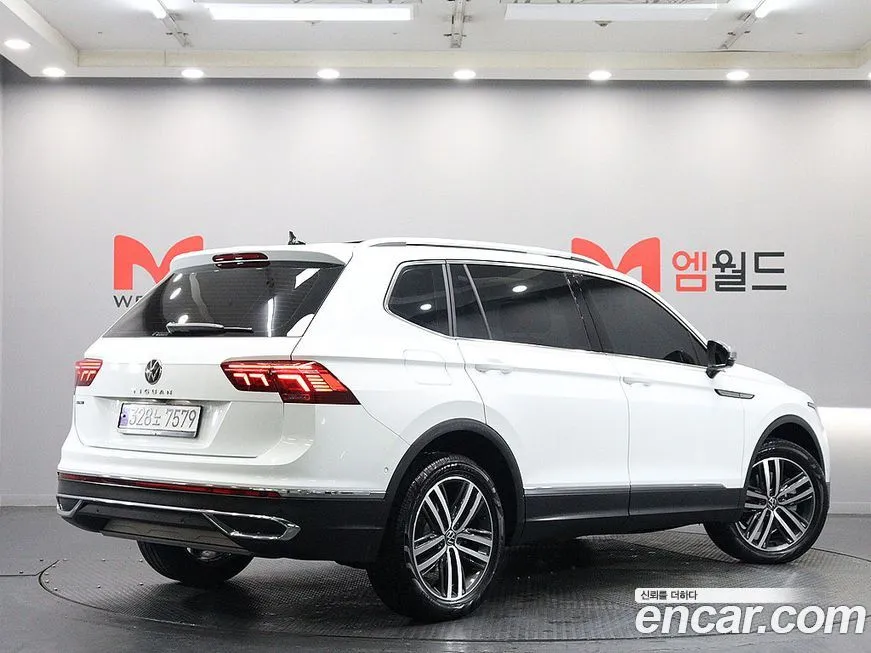 Volkswagen Tiguan — фото 8