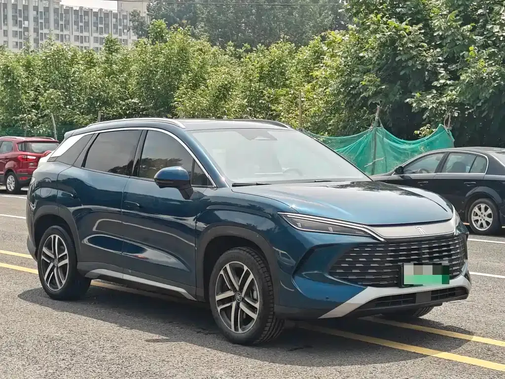 BYD L DM-i — фото 10