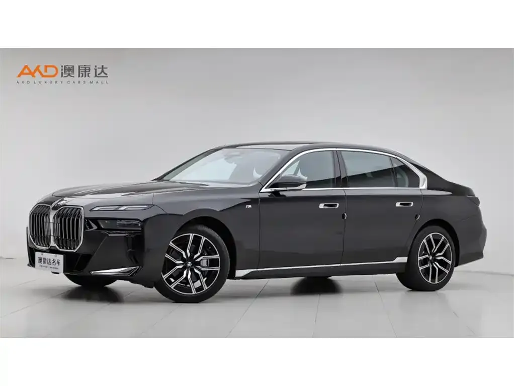 BMW 7 Series — фото 1