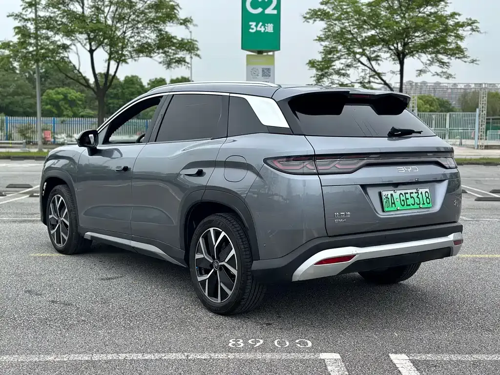 BYD L DM-i — фото 7