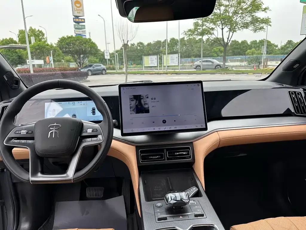 BYD L DM-i — фото 6