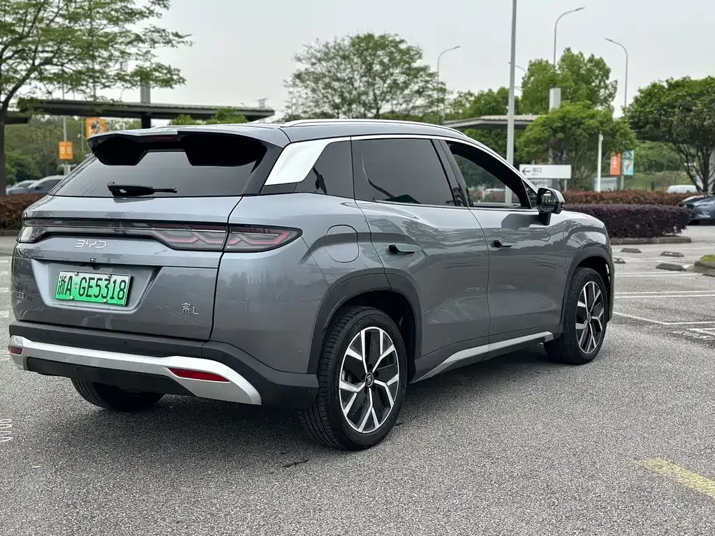BYD L DM-i — фото 9