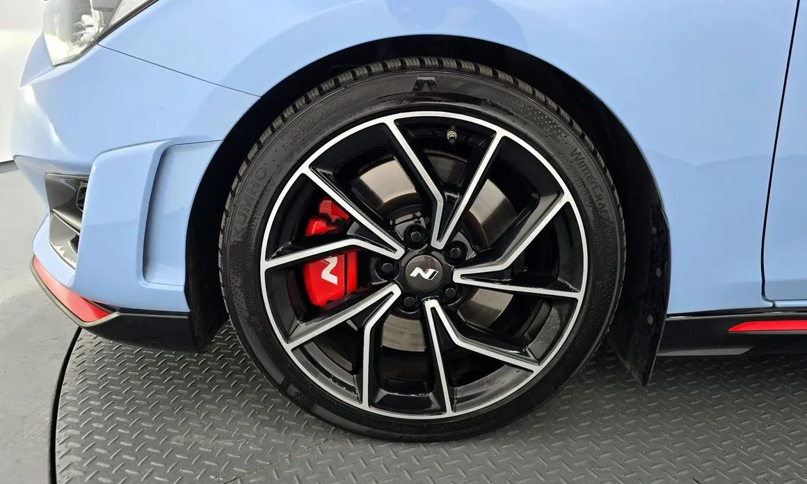 Hyundai Veloster — фото 3