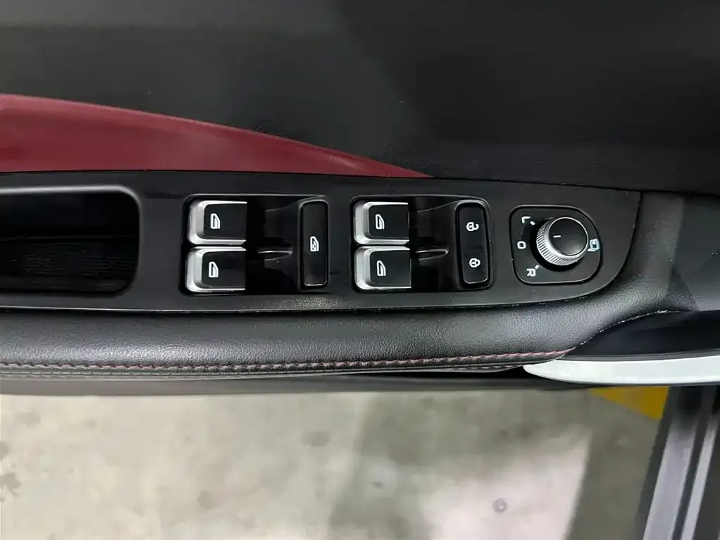 Geely Binyue — фото 10