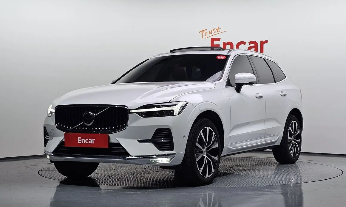 Volvo XC60 — фото 1