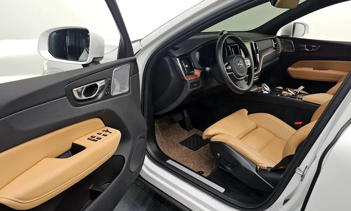 Volvo XC60 — фото 2