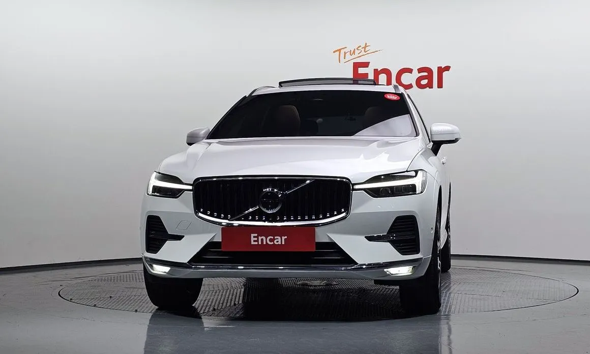 Volvo XC60 — фото 8